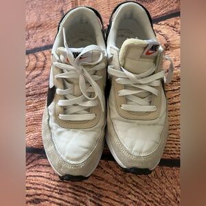 Nike 1972 Women’s Sneakers Size 8.5 (No Soles)